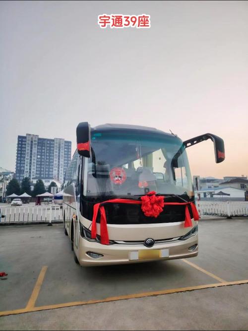 用车愉快 豪车中的豪车 租车过,年 安康铖锋旅游客运租赁公司《5座